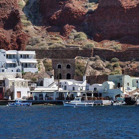 Lava Stone Bed and Breakfast Οία Εξωτερικό φωτογραφία