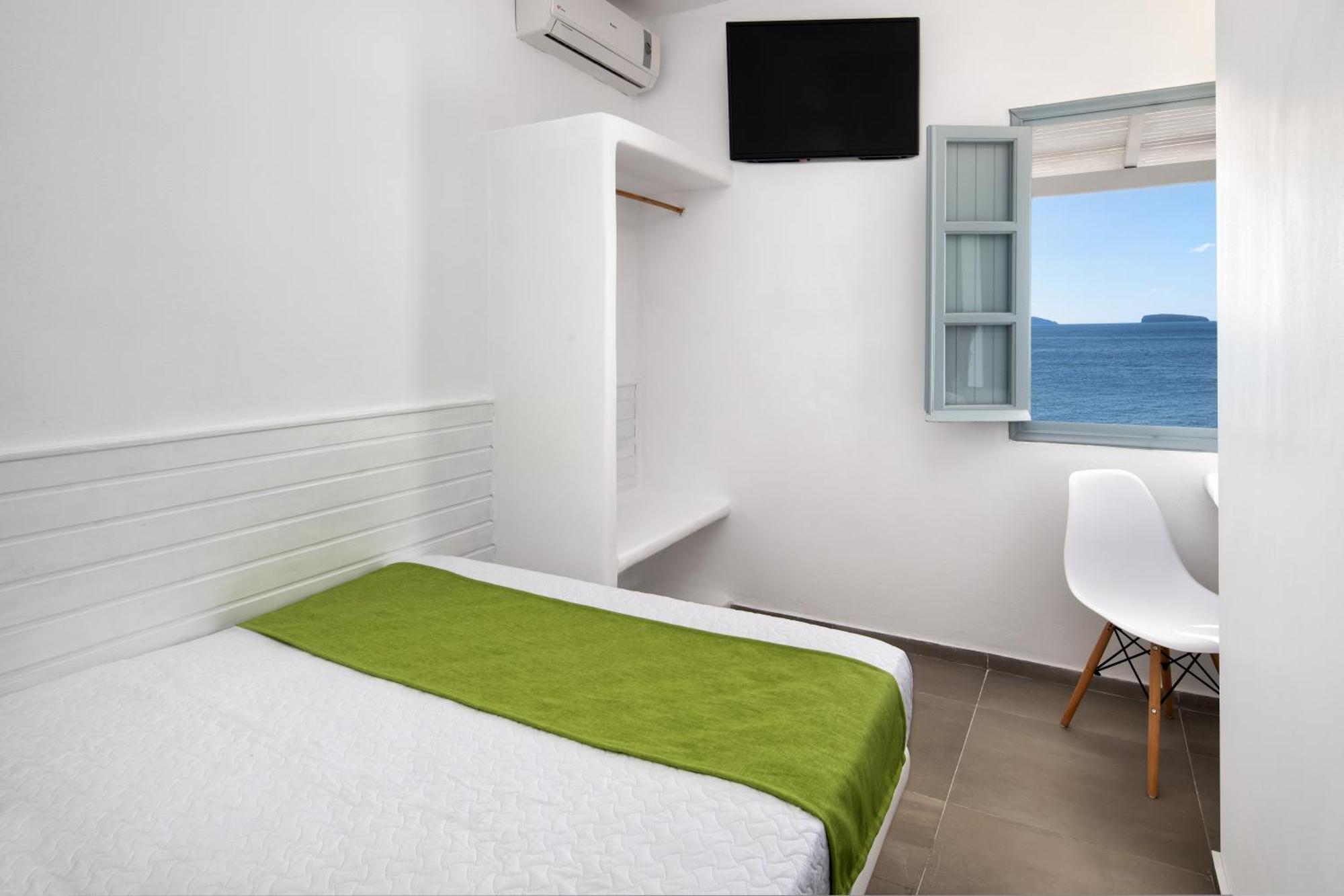Lava Stone Bed and Breakfast Οία Εξωτερικό φωτογραφία