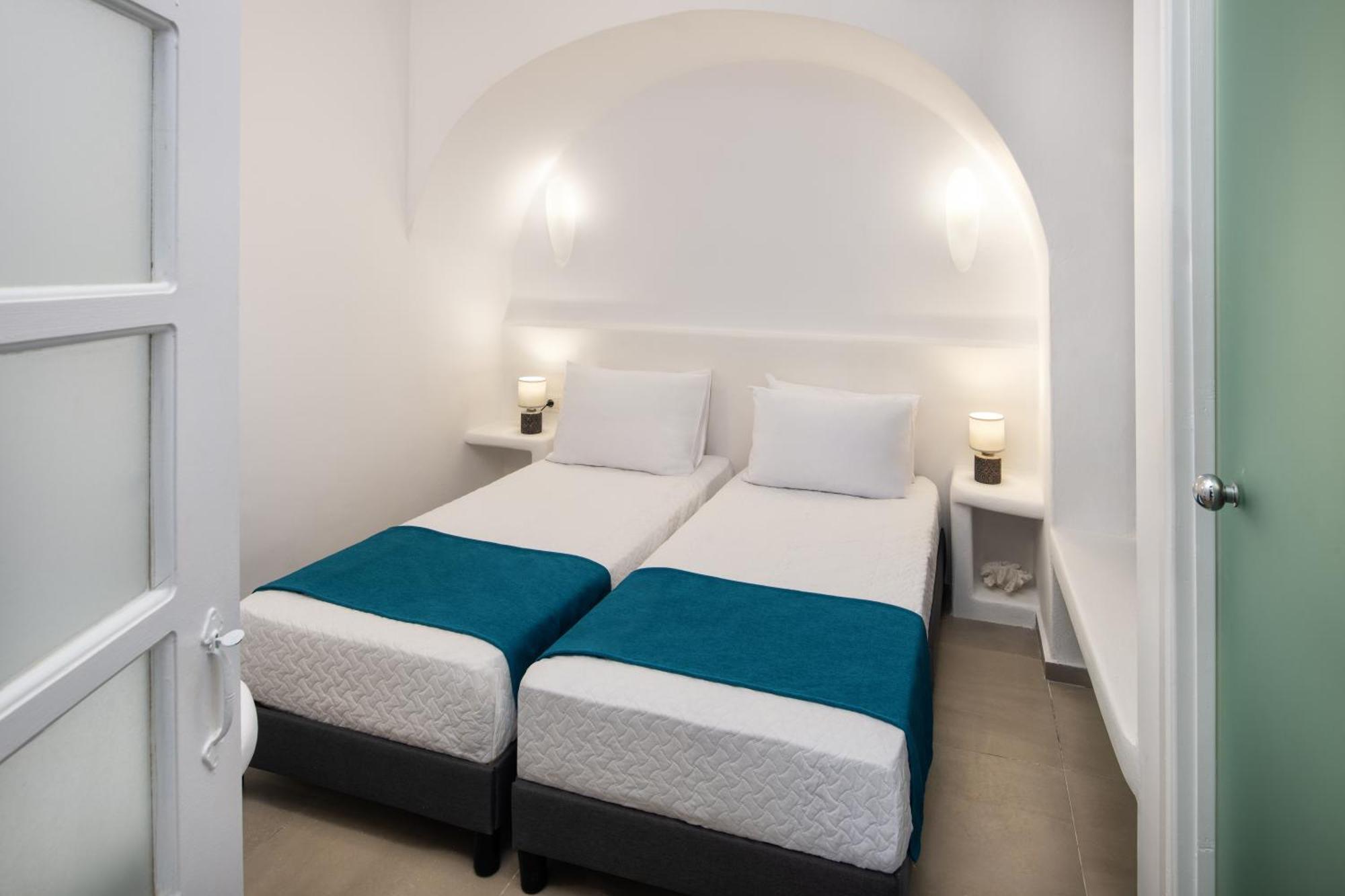 Lava Stone Bed and Breakfast Οία Εξωτερικό φωτογραφία